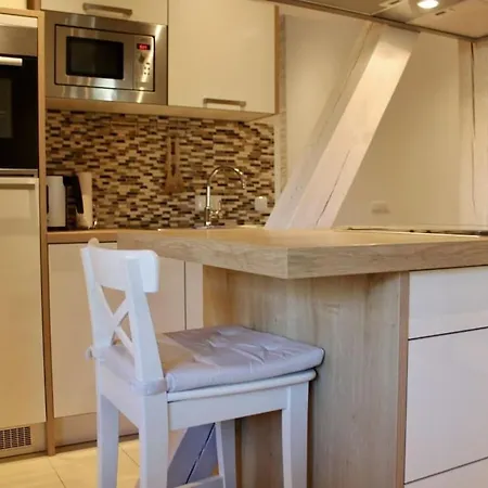 With Style Rosenstrasse Right グレーミッツ